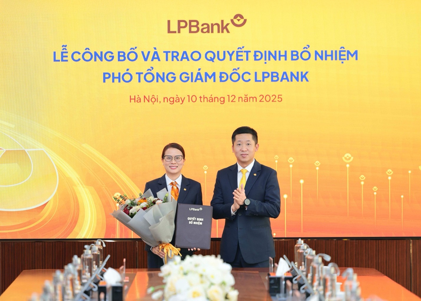 chan-dung-ba-nguyen-thi-kieu-anh-tan-pho-tong-giam-doc-phu-trach-van-phong-quan-tri-lpbank-1765510268.jpeg