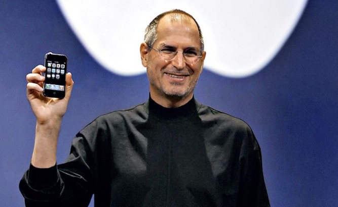 steve-jobs-dung-de-tien-bac-chi-phoi-cuoc-song-hay-yeu-dieu-minh-lam-1765790863.jpg